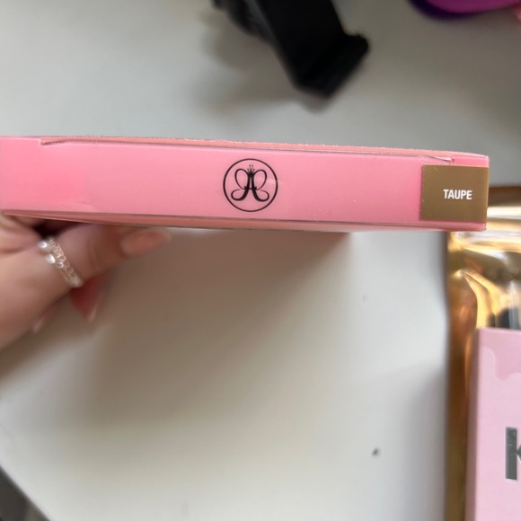 Anastasia brow kit - Picture 3 of 3